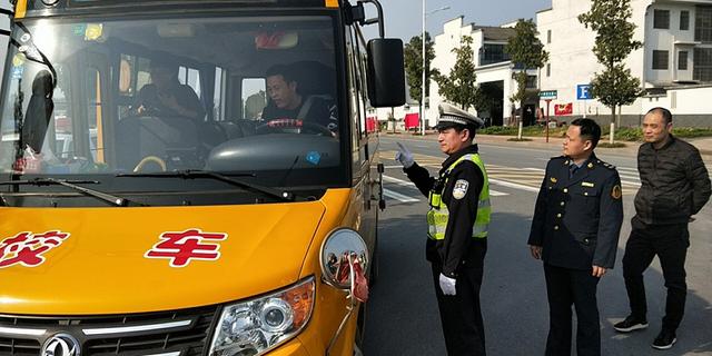 常德桃花源：聯(lián)合開(kāi)展校車安全大檢查