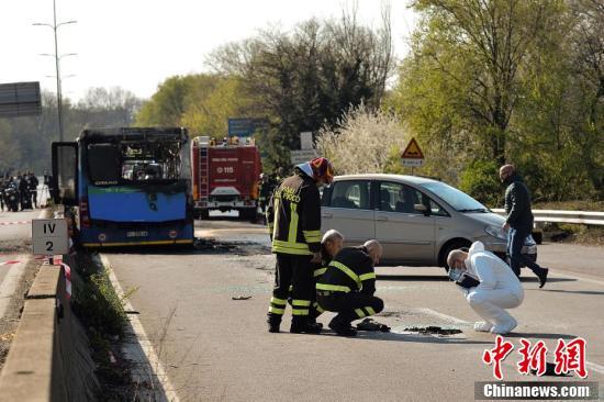 意大利司機焚燒校車 51名未成年奇跡生還