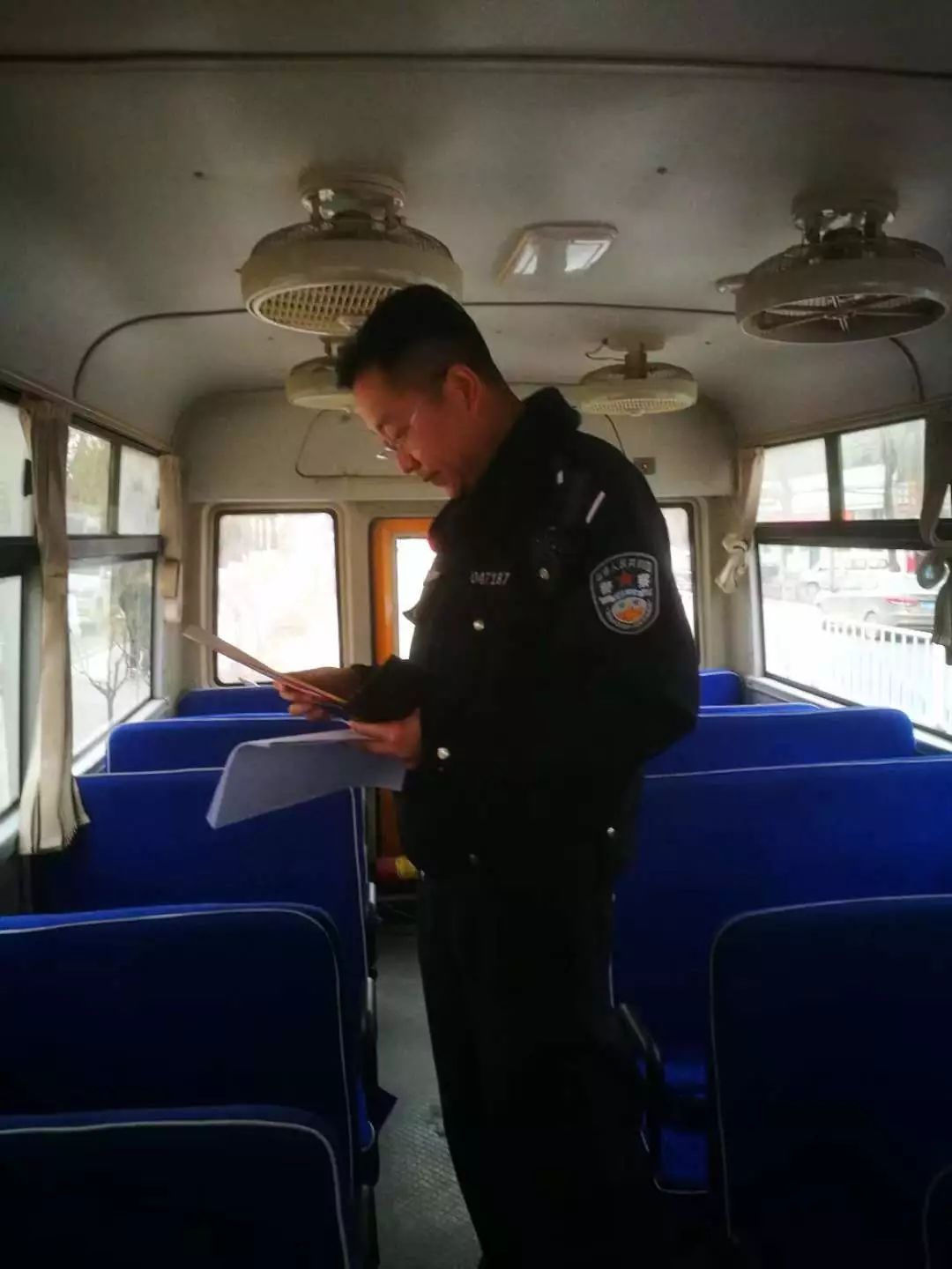 安暢行動(dòng)|一大隊(duì)多措并舉加大校園校車(chē)交通安全管理