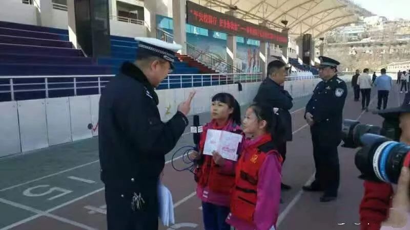 安暢行動(dòng)|一大隊(duì)多措并舉加大校園校車(chē)交通安全管理
