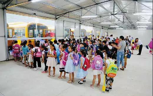 【實(shí)例】如何用41臺校車接送50000名學(xué)生？
