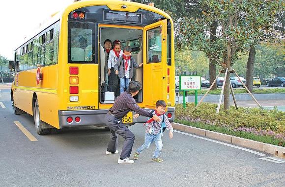 校車安全問題再入眼簾！孩子安全問題何時解決？