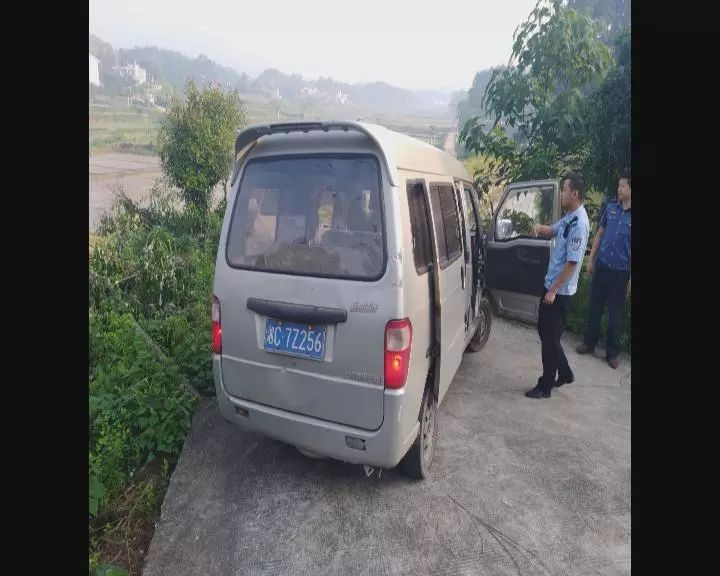 罰錢+刑拘，湘潭一“黑校車”被查！