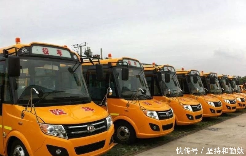 再也不用擔心孩子被遺留在校車里了！這個縣的校車將全程監(jiān)控