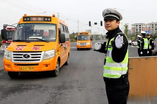 常德交警直屬二大隊(duì)：積極參加湘北運(yùn)輸集團(tuán)道路運(yùn)輸安全事故應(yīng)急救援演練