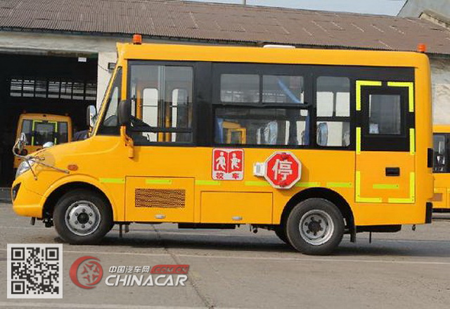 廣西一教育機(jī)構(gòu)“校車(chē)”超載20％，結(jié)果罰款扣分