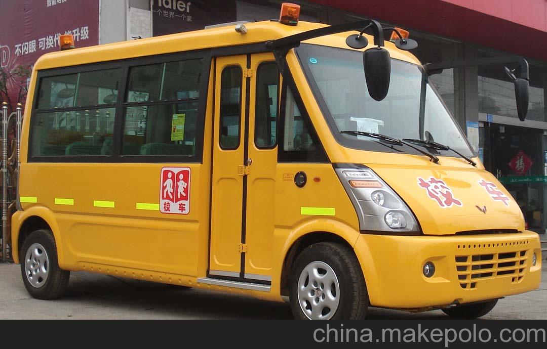 廣西一教育機(jī)構(gòu)“校車(chē)”超載20％，結(jié)果罰款扣分