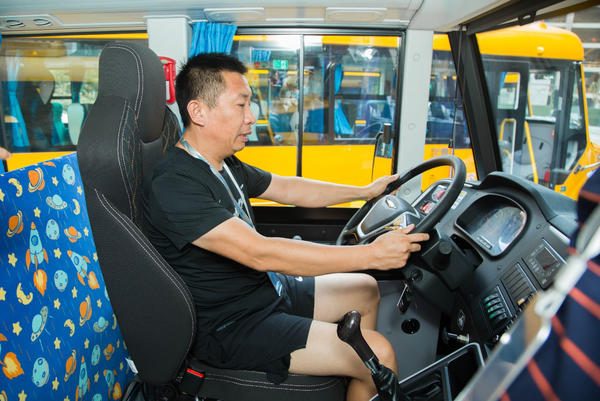 校車安全咋保障？看看咱“河南造”的最新技能！