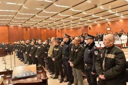 安徽涇縣：9人買通校車司機(jī)接送掩護(hù)，竟是為了干這事