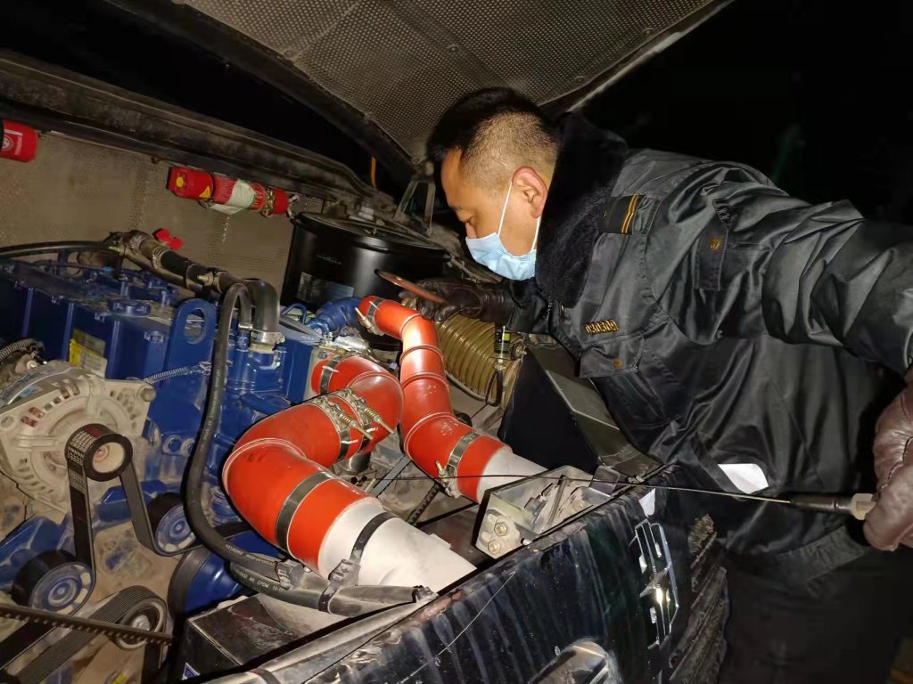 讓孩子們溫暖乘車！青島2000余輛溫馨校車全面開暖風