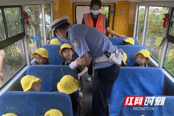治頑記丨北斗系統巡校車、“一車一碼”查渣土車，科技助力長沙治頑