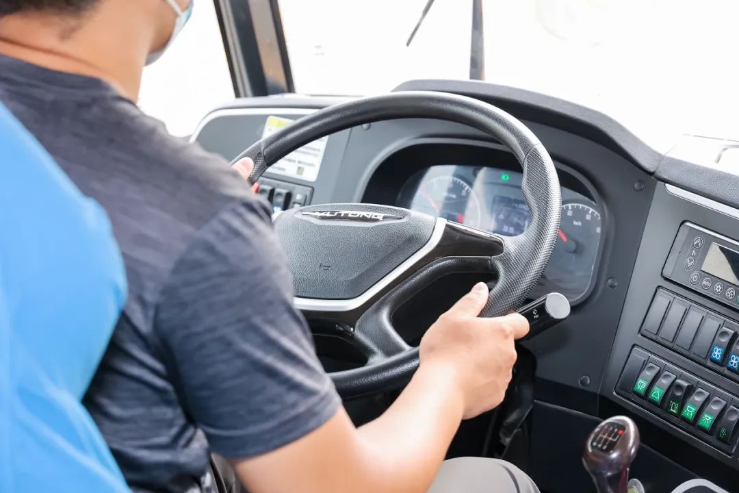 黃驊校車：把公益做成事業(yè)