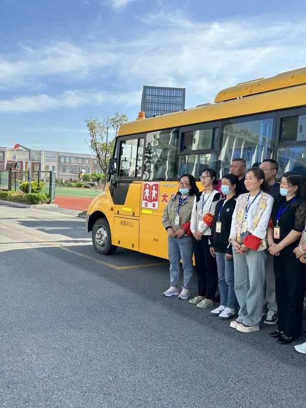 平安乘車 安全“童”行——校車安全應(yīng)急演練活動(dòng)