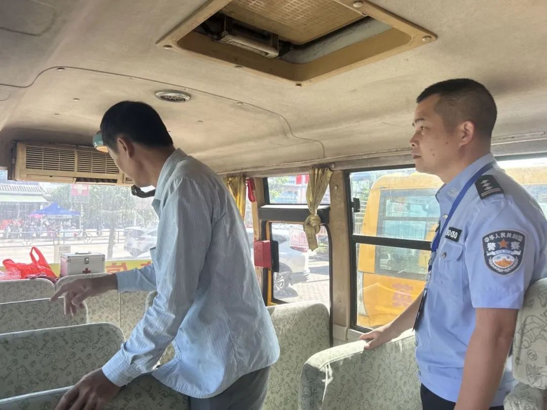 “護(hù)苗”行動(dòng) | 屯昌強(qiáng)化校車安全檢查