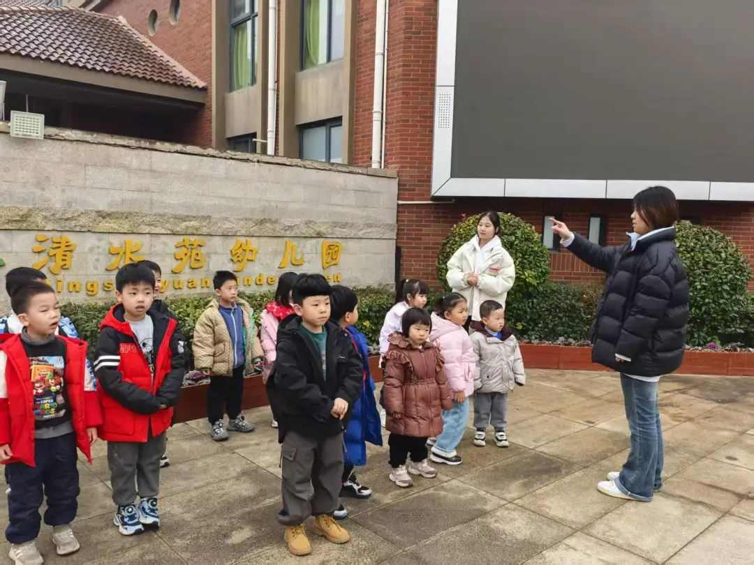 安全“童”行，伴我成長——鄭州市金水區清水苑幼兒園校車突發事故模擬應急演練