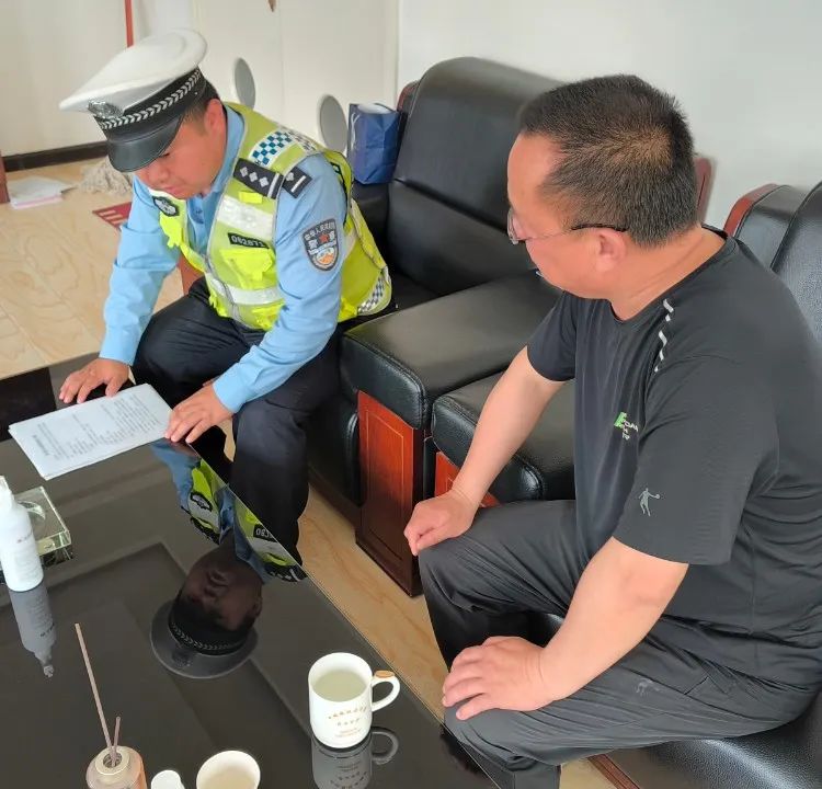 強化校車安全“大檢查”，擰緊校車出行“安全閥”