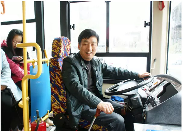 校車司機袁程斌師傅——一個不平凡的平凡人