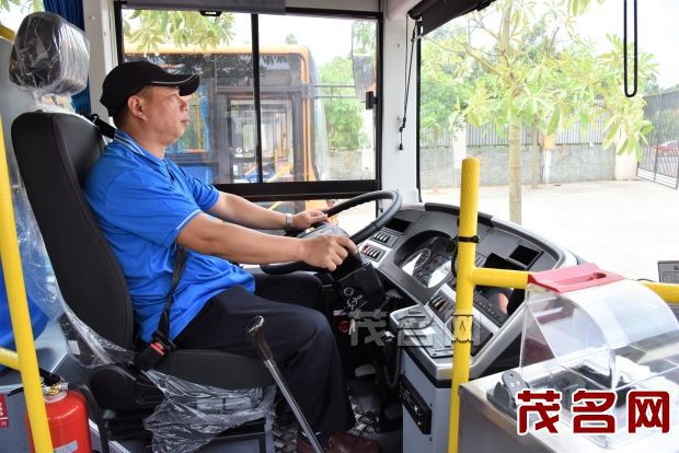 廣東茂名電白區(qū)即將開通水東城區(qū)學校21條專線校車