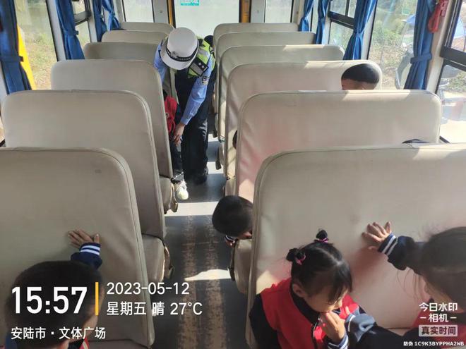 安陸多部門聯(lián)合開展校車安全檢查