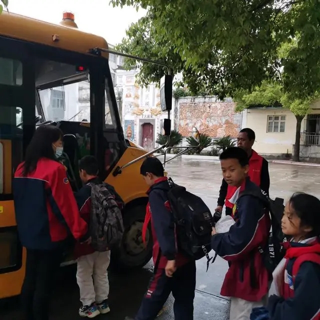 中方縣：鄉村校車“跑出”幸福“新高度”