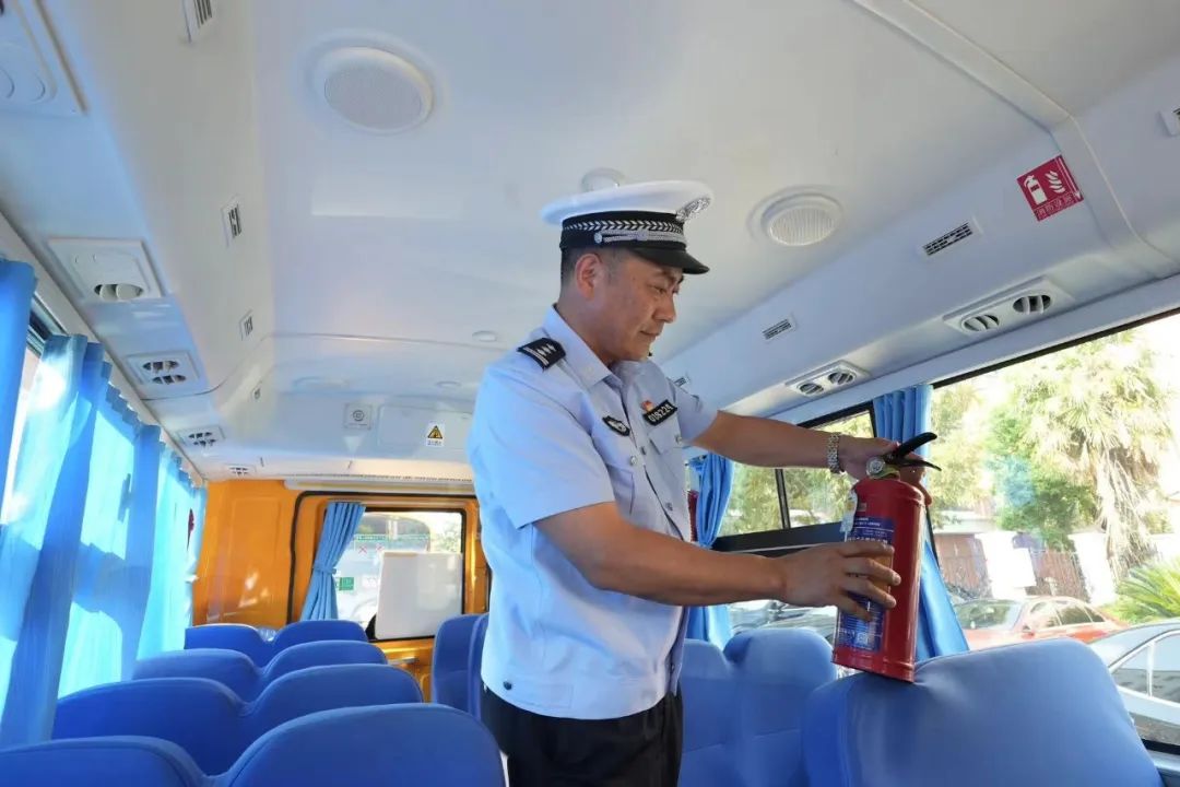 安全感拉滿的校車，看蜀黍如何“穩穩”拿捏！