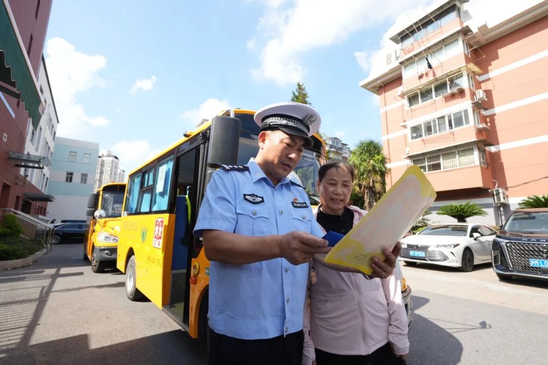 安全感拉滿的校車，看蜀黍如何“穩穩”拿捏！