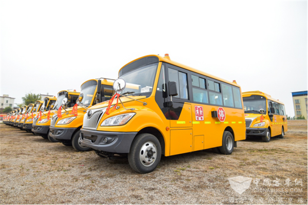 民生工程暖心更連心! 64輛宇通校車連州投運
