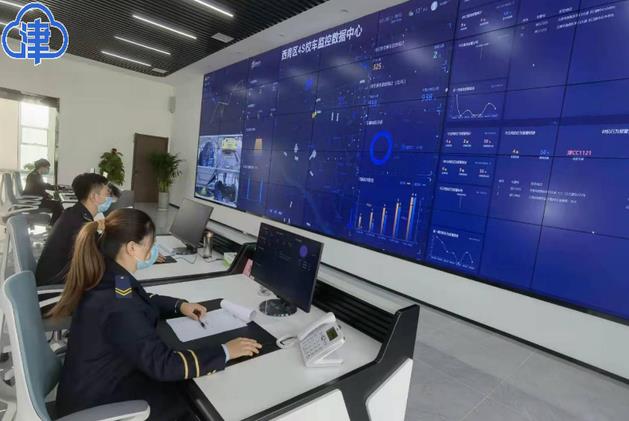 刷臉上下、超速報警、專員看護……安全媲美運鈔車的陽光校車試點投用