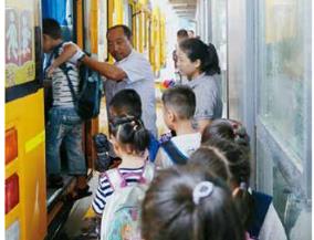 專業校車如何提升運營效率？——“錯時共用”的校車模式