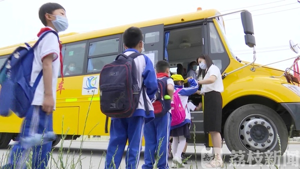 確保學(xué)生安全出行 贛榆打造“零補貼”校車模式
