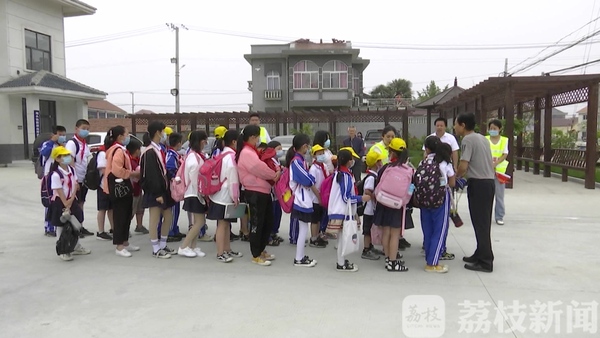 確保學(xué)生安全出行 贛榆打造“零補貼”校車模式