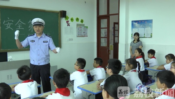 確保學(xué)生安全出行 贛榆打造“零補貼”校車模式